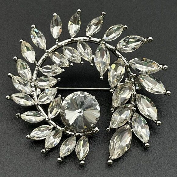 Silver with White Diamond Crystal Floral Leaf Wreath Pin Back Brooch - Picture 1 of 8